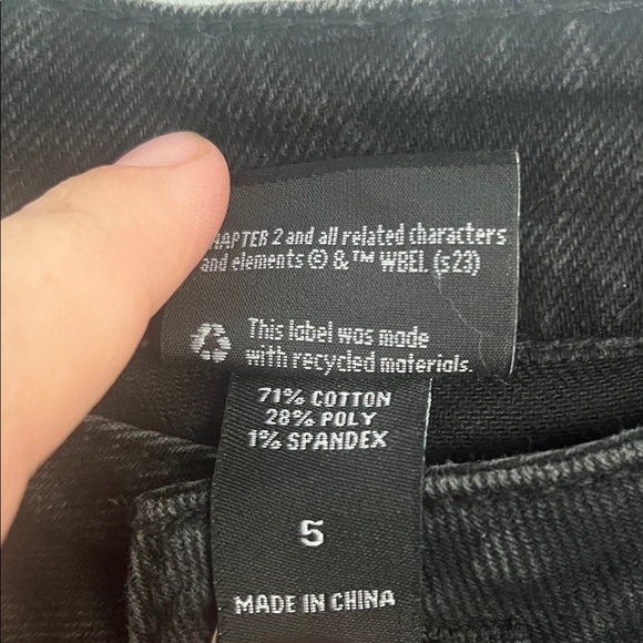 IT Chapter Two Black Wide Leg Jeans with Graphic Design Size 5 - Picture 3 of 10